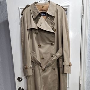 Burberry Vintage Mens Trench Coat with wool zip out lining
